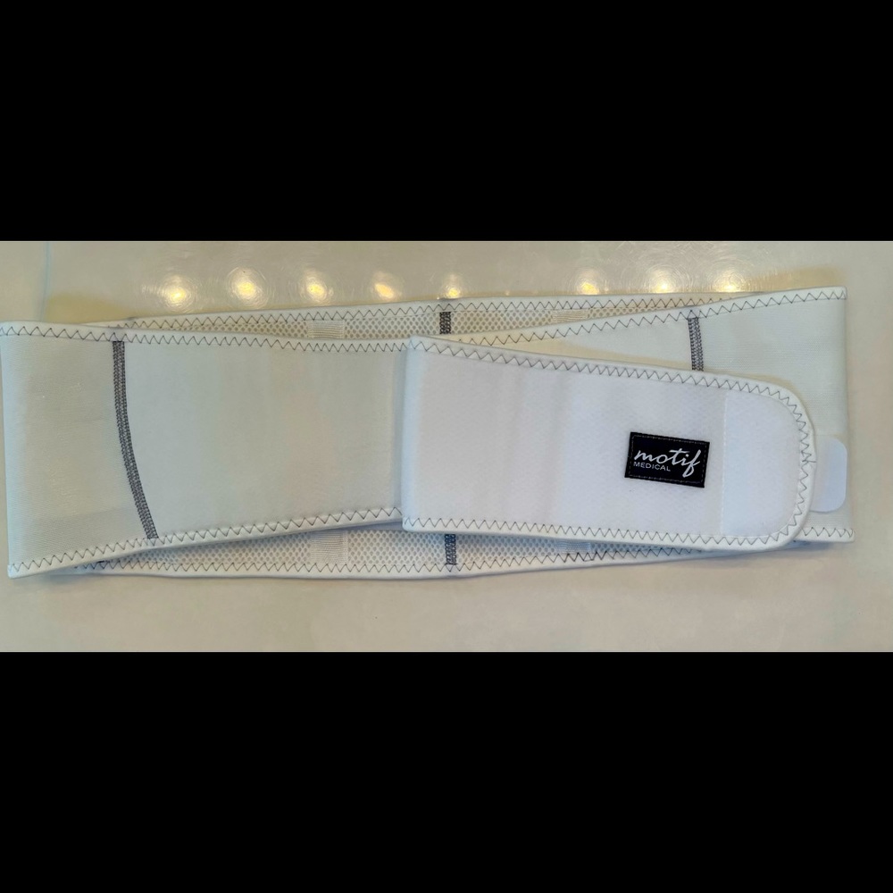 Postpartum belt never used because size was too big on me size - L without bag